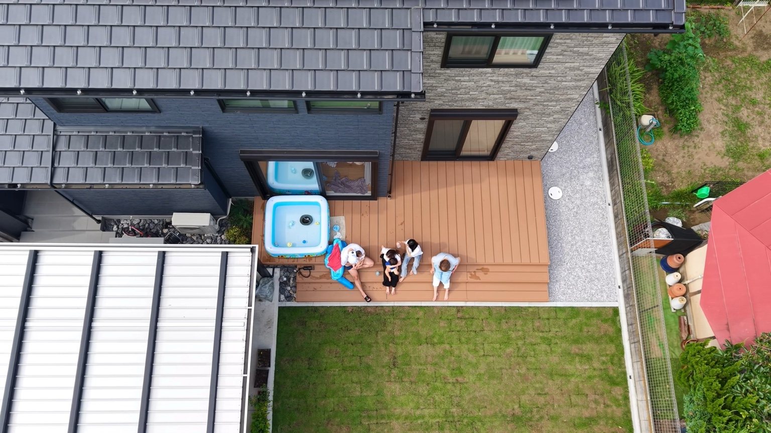 住宅と街並みのドローン空撮